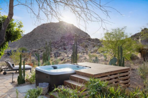 Moonbeam Mountain - Stylish Home withPrivate Boulders Hot Tub! home